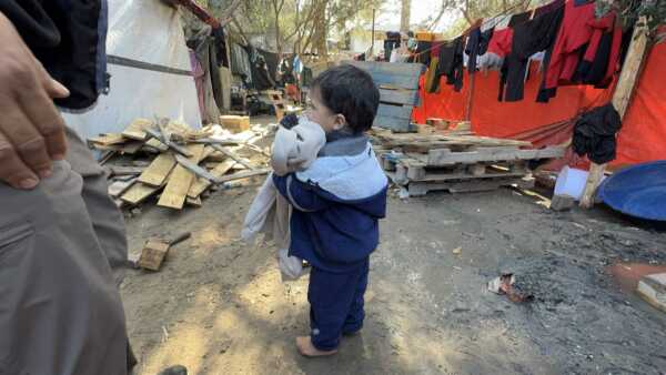 Abu Amir 6 3 26 distribution de vetements IMG 0353 scaled 1 Témoignage d'Abu Amir, le 6 mars 2026 - La situation quotidienne dans les camps de Déplacé.e.s