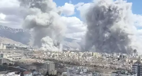 Attaque contre l'Iran : Trump et Nétanyahou sont prêts à tout pour rester au pouvoir. 1 iran attaque 2026 Attaque contre l'Iran : Trump et Nétanyahou sont prêts à tout pour rester au pouvoir.